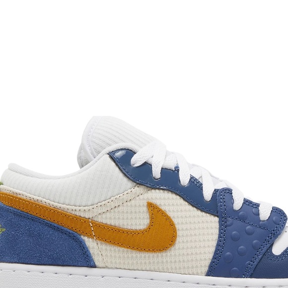 Air Jordan 1 Low SE GS 'Messy Room - Picture 3 of 8